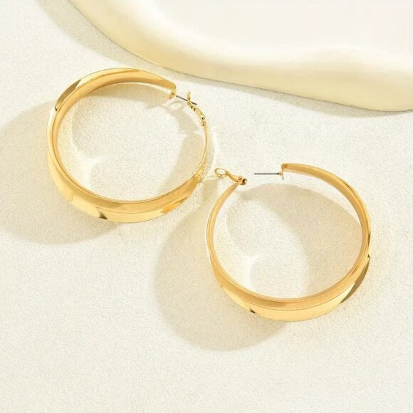 Vintage Oversized Hoop Earrings (Color: Golden) - Picture 2 of 3